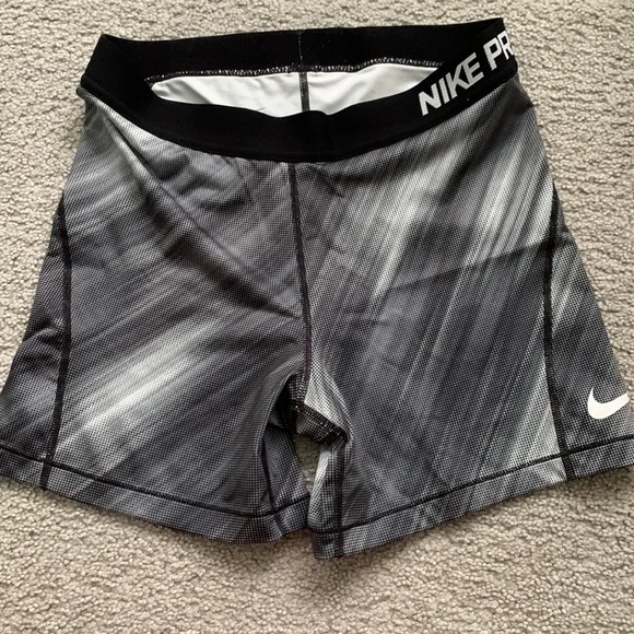 Nike Pro Shorts - Picture 2 of 10